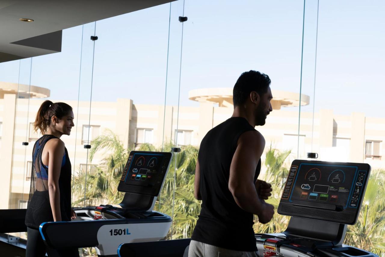 Grand Ocean El Sokhna Hotel Ain Sukhna Eksteriør billede A treadmill with a screen