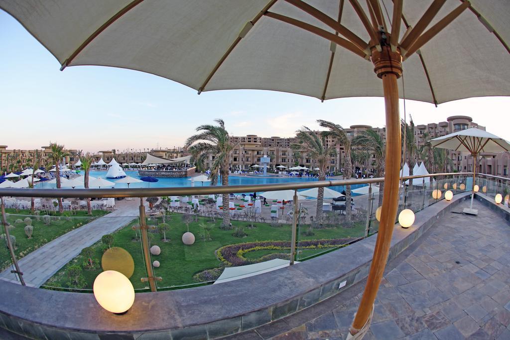 Grand Ocean El Sokhna Hotel Ain Sukhna Eksteriør billede The resort's pool area
