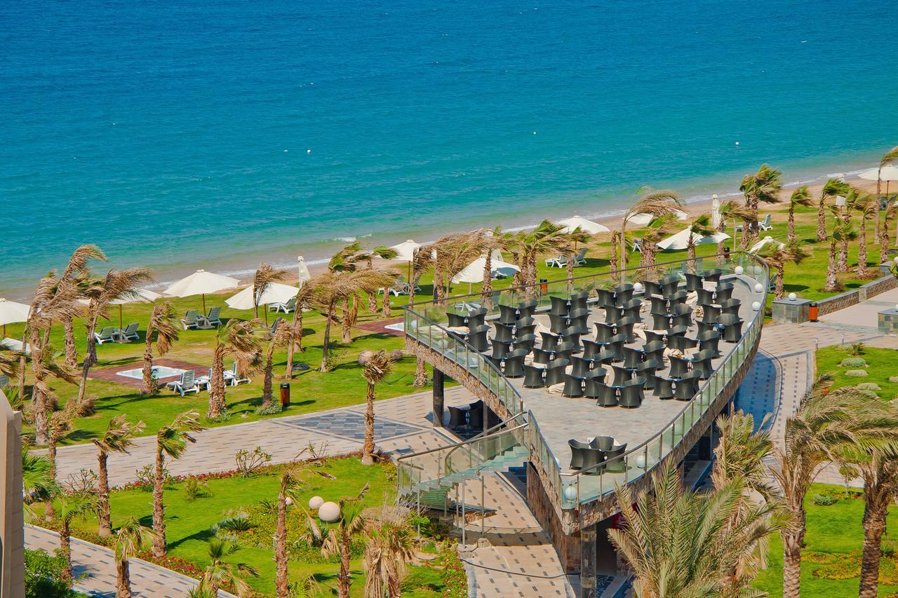 Grand Ocean El Sokhna Hotel Ain Sukhna Eksteriør billede The beach at the resort