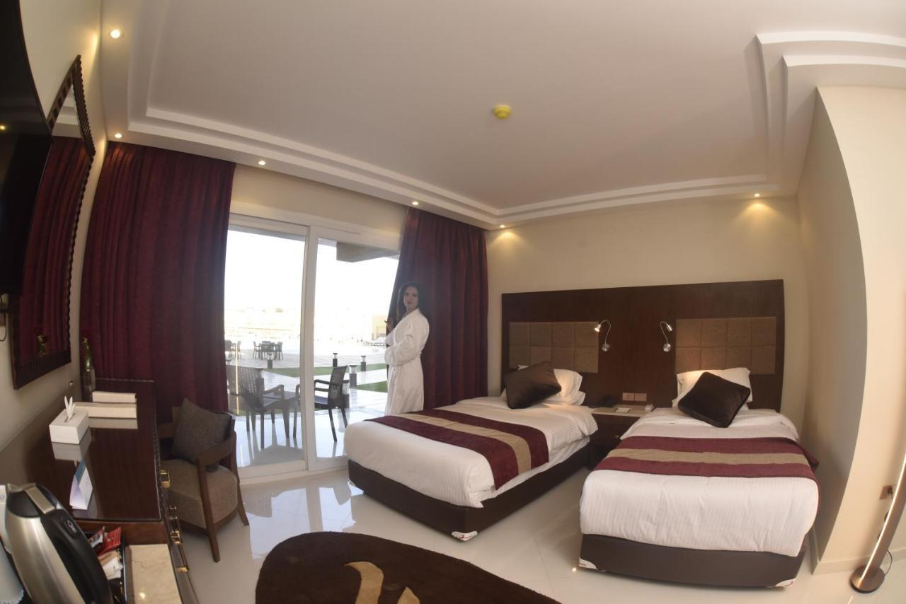 Grand Ocean El Sokhna Hotel Ain Sukhna Eksteriør billede A room at the hotel